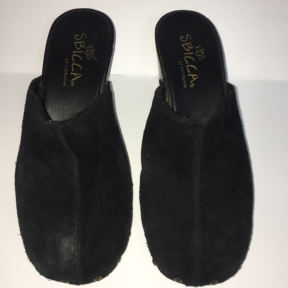 Sbicca Black Leather size 8 Studded Clogs - Picture 2 of 8